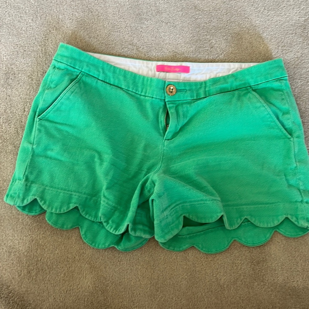 Lilly Pulitzer Buttercup Stretch Short in Green - Size 10
